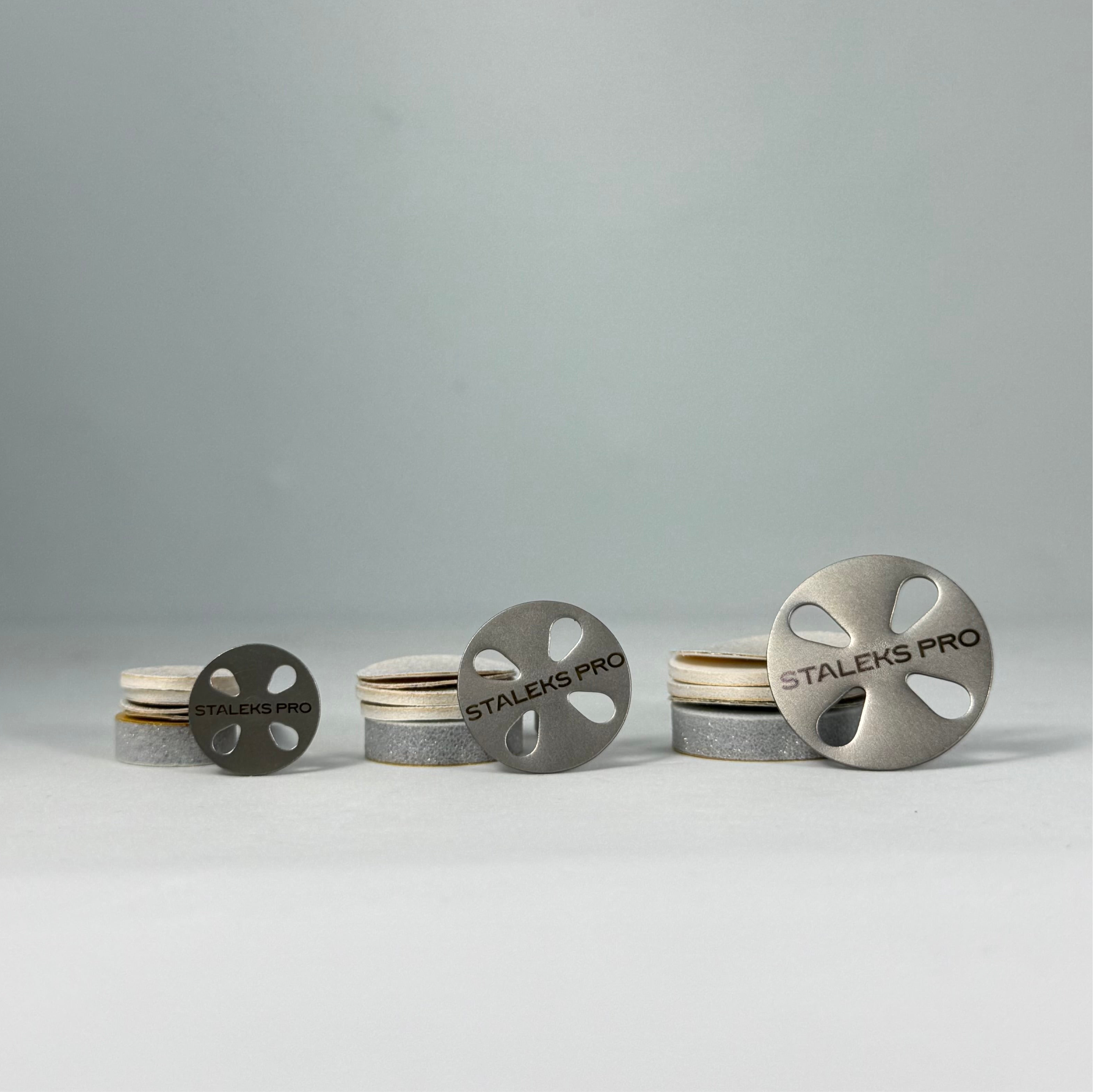 SET PÉDICURE PODODISC COMPRENANT UN DISQUE EXPERT M + 5 LIMES RECHARGES ADHÉSIVES GRAIN 180 (20MM)