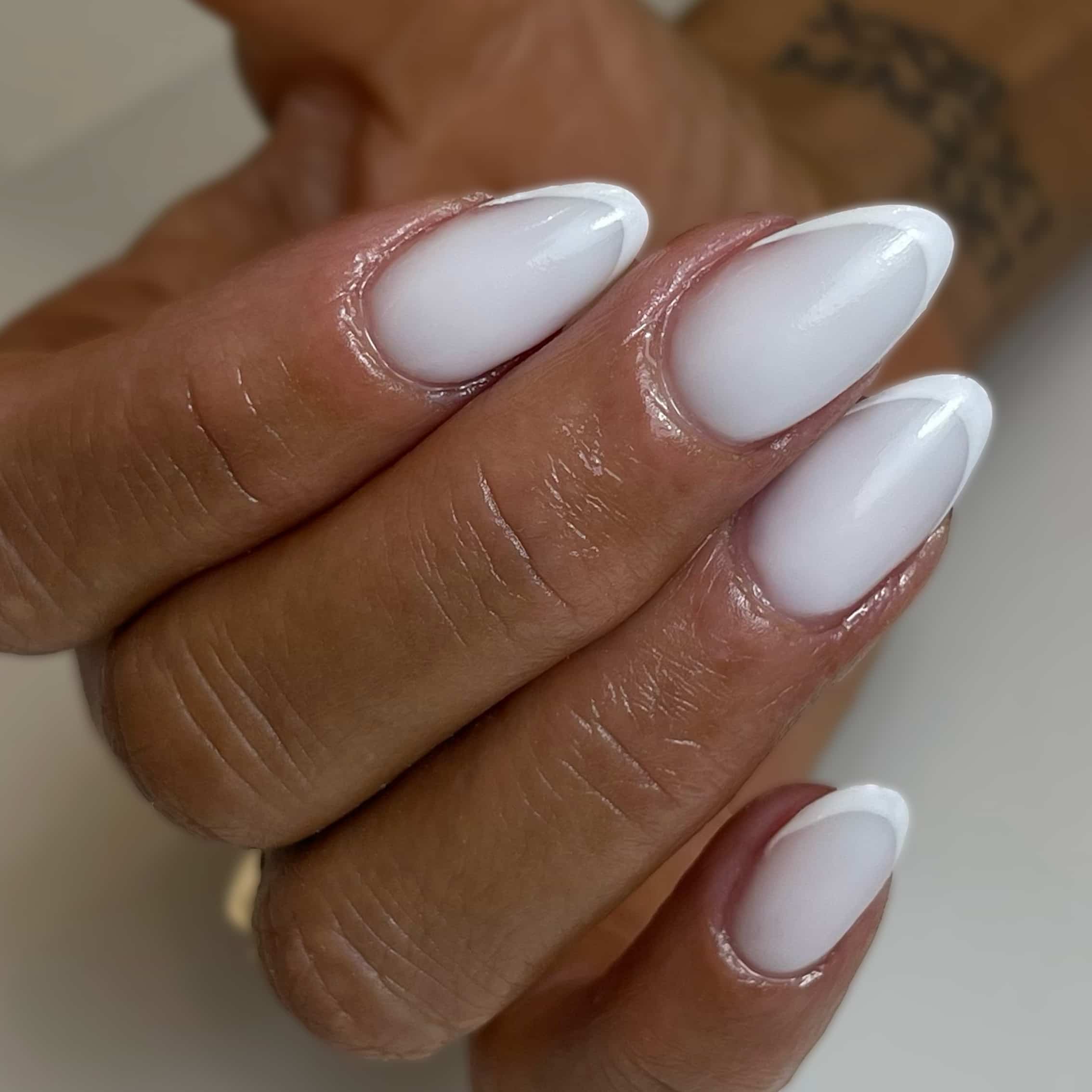01 MILKY WHITE - RUSSIAN BUILDER